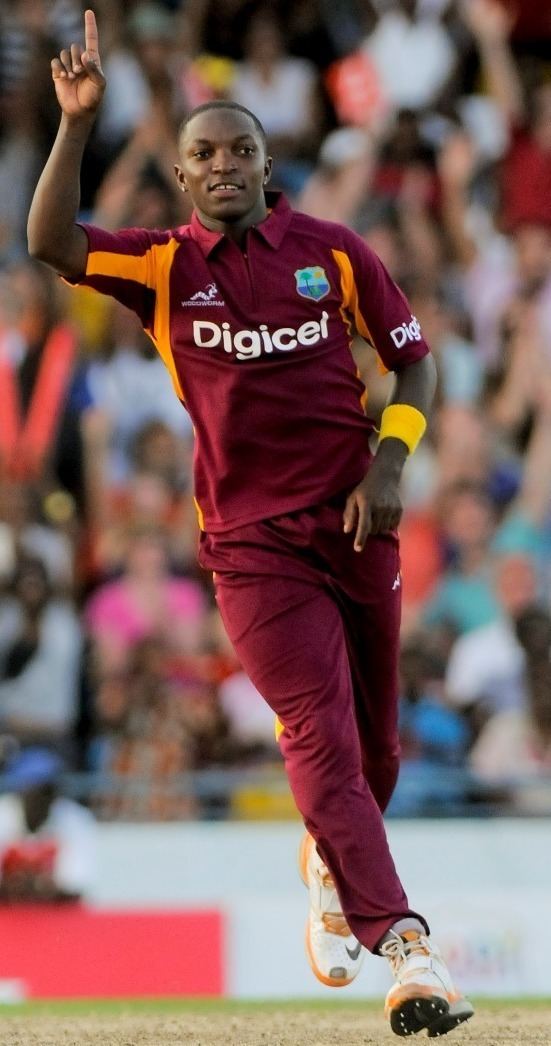 Fidel Edwards (Cricketer) playing cricket