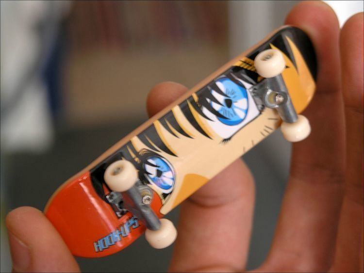 Fingerboard (skateboard)