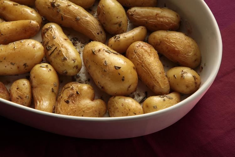 Fingerling potato Roasted Fingerling Potatoes Recipe Chowhound