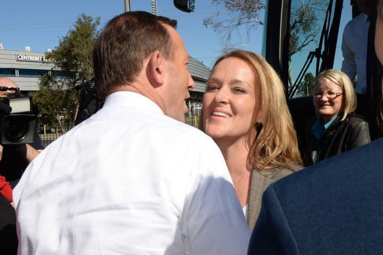 Fiona Scott Tony Abbott with Liberal candidate Fiona Scott ABC News