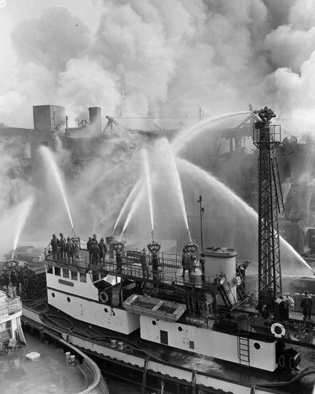 Fire Fighter (fireboat) New York FDNY Boats 9