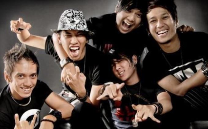 Five Minutes (Indonesian band) Dua Tembang Indonesia Ini Tembus Tangga Lagu Terpopuler di Malaysia