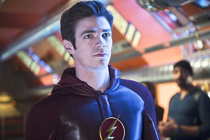 Flash (Barry Allen) The Flash39 Goes White in Upgraded Season 2 Costume Photo