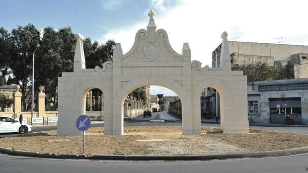Fleur-de-Lys, Malta Times of Malta FleurdeLys archway nearly finished