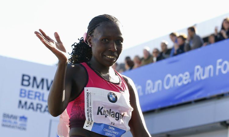 Florence Kiplagat Kiplagat sets half marathon world record in Barcelona