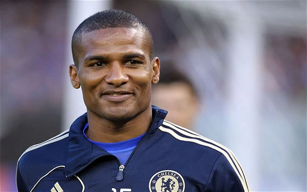 Florent Malouda Florent Malouda left to train with the Chelsea Under 21s