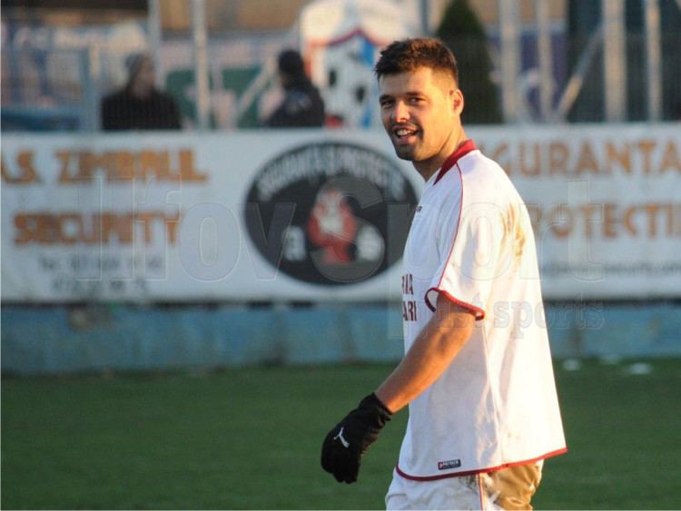 Florin Maxim Florin Maxim renun la fotbal i devine antrenor la juniorii