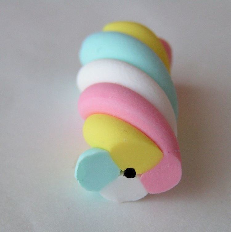 Flump (sweet) Pastel Coloured Flump Marshmallow Charm Beads