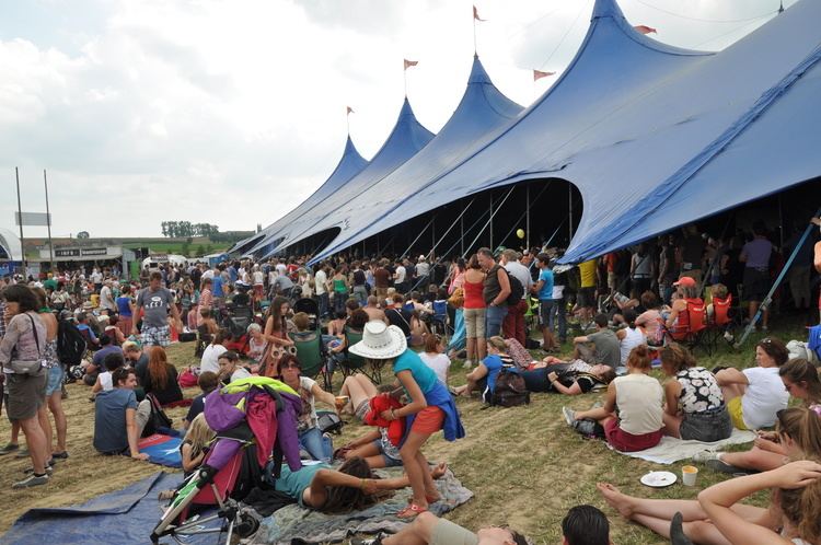 Folk Dranouter Dranouter Festival opent onder blakende zon Focus en WTV