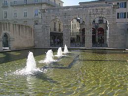 Fontaine Chaude httpsuploadwikimediaorgwikipediacommonsthu