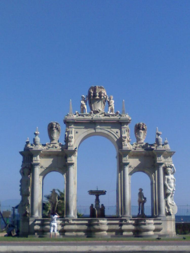 Fontana del Gigante, Naples