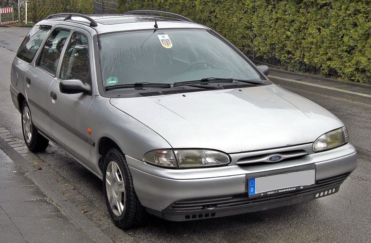 Ford Mondeo (first generation)