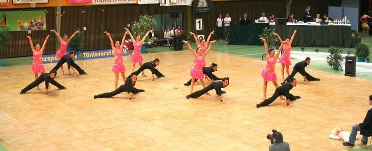 Formation dance