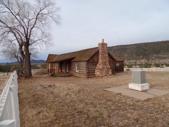 Fort Apache Historic Park httpsmediacdntripadvisorcommediaphotos09