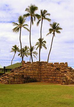 Fort at Lahaina httpsuploadwikimediaorgwikipediacommonsthu