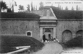 Fort de la Duchere httpsuploadwikimediaorgwikipediacommonsthu