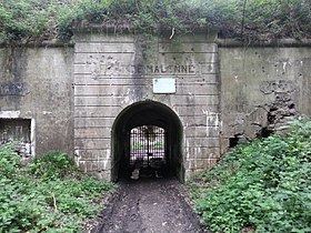 Fort de Malonne httpsuploadwikimediaorgwikipediacommonsthu