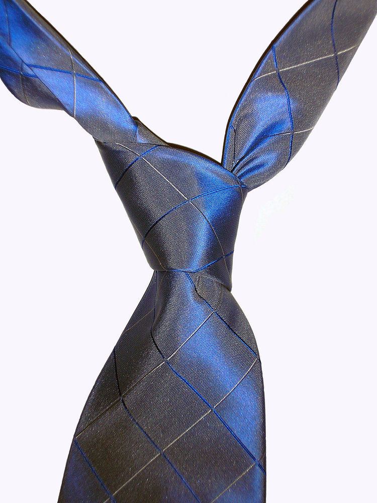 Four-in-hand knot