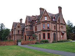 Foxhill House httpsuploadwikimediaorgwikipediacommonsthu
