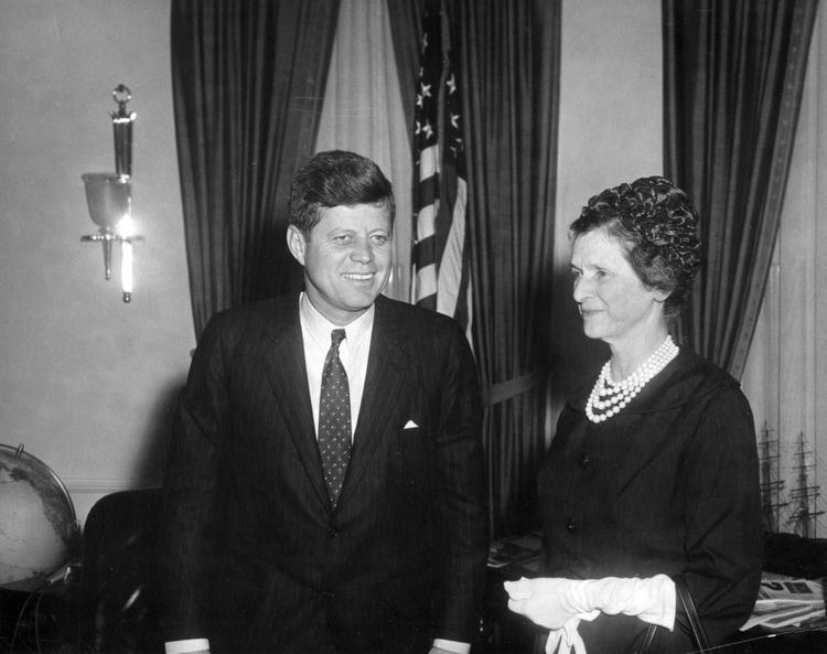 Frances E. Willis Meeting with the US Ambassador to Ceylon Frances E Willis 412PM