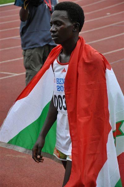 Francine Niyonsaba Burundian teen Niyonsaba takes dramatic 800m title as