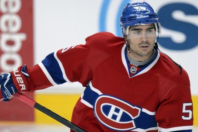 Francis Bouillon Habs Sign Francis Bouillon For One More Year The Hockey