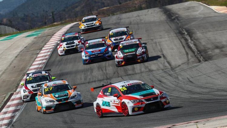 Francisco Mora (racing driver) Francisco Mora extends his lead in the TCR Iberian series after