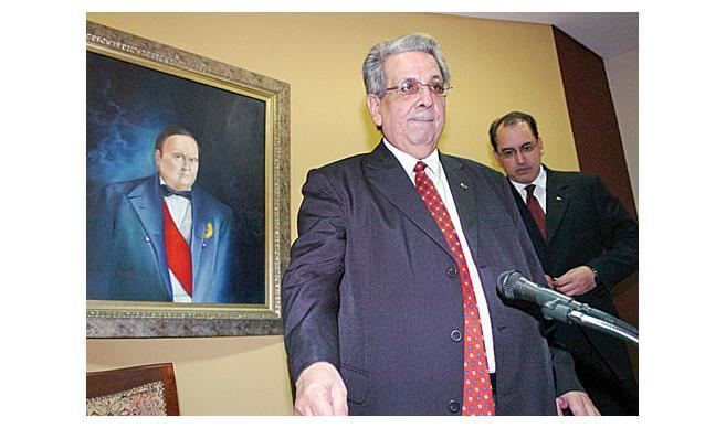 Francisco Oviedo Francisco Oviedo asume como consejero en Itaip Binacional