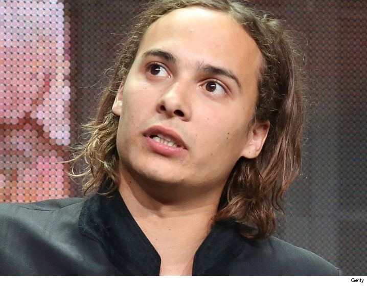 Frank Dillane Fear the Walking Dead Star Frank Dillane Arrested After Fight on