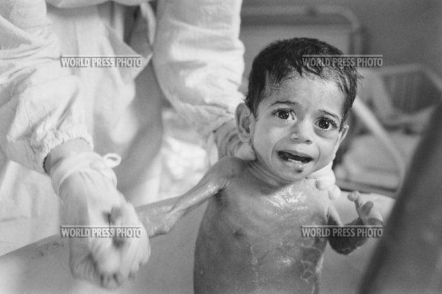 Frank Fournier Frank Fourniers photography of AIDS orphans in Romania Here I am