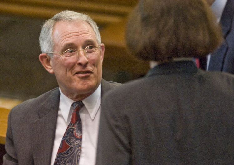 Frank Morse (Oregon politician) Oregon Sen Frank Morse shocks Senate announces he is resigning