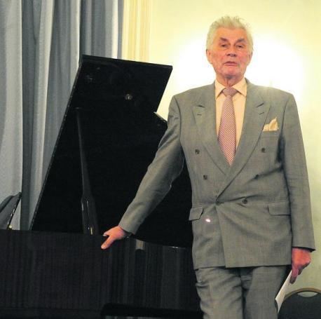 Frank Shipway Tributes paid to international conductor who died after