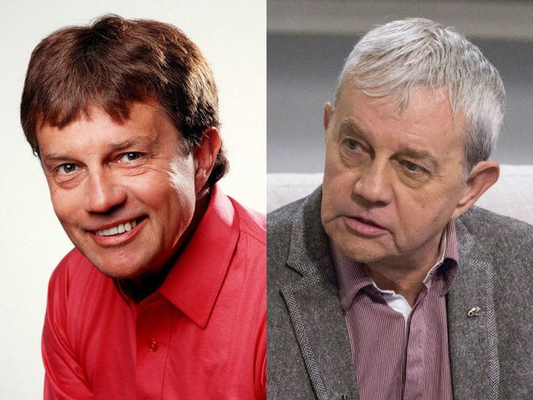 Frazer Hines Emmerdale stars who left in the 90s What do they look like now