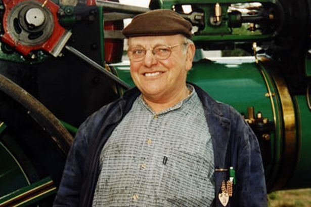 Fred Dibnah Fred Dibnah39s prized steam engine auctioned off to settle