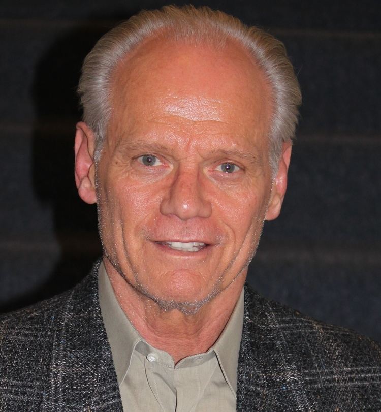 Fred Dryer John Frederick Fred Dryer born July 6 1946 is an American actor
