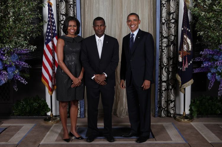 Fred Mitchell (Bahamas) Minister of Foreign Affairs Fred Mitchell with US President Barack