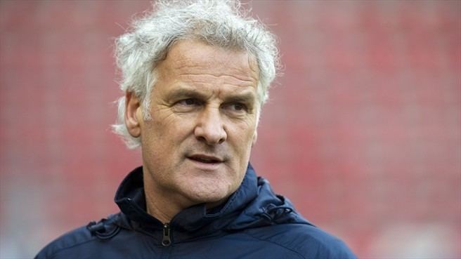 Fred Rutten Rutten replaced by Cocu at PSV Eindhoven UEFA Europa