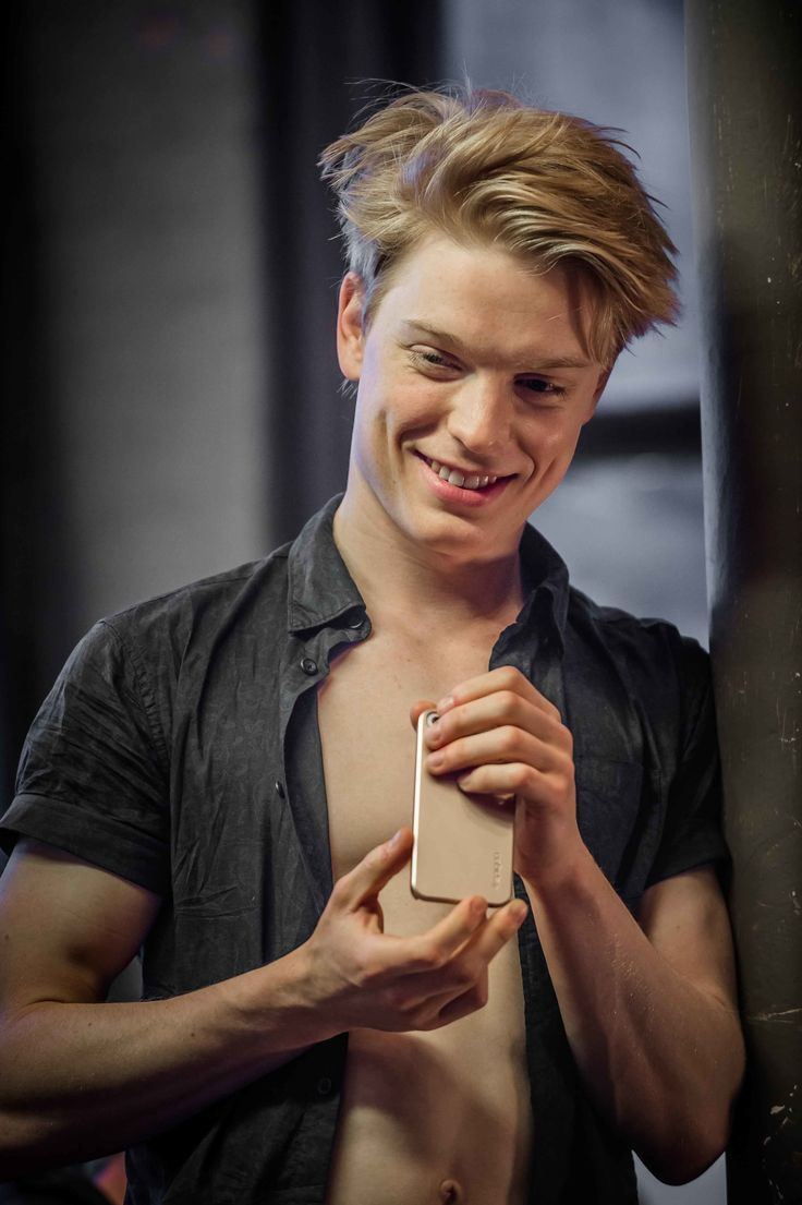 Freddie Fox (actor) 205 best Freddie Fox images on Pinterest Foxes Actors and Cucumber