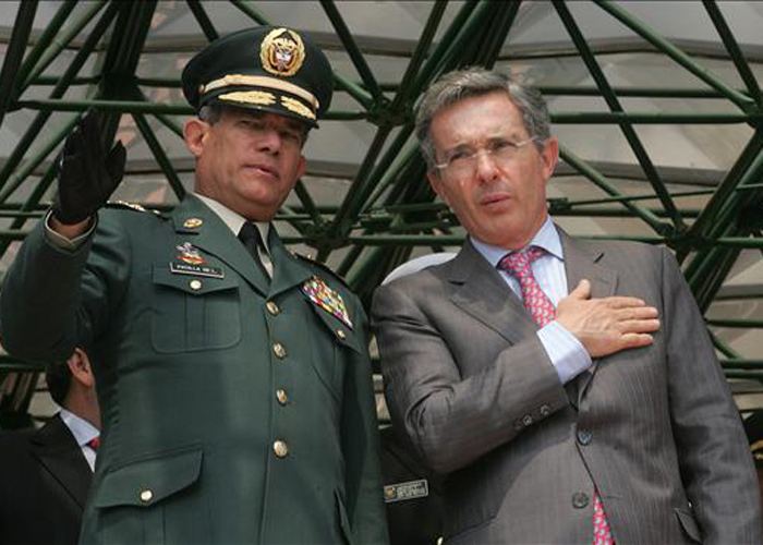 Freddy Padilla de León El general Freddy Padilla de Len sale de la embajada en Austria por