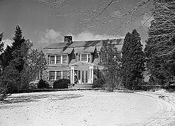 Frederic Remington House httpsuploadwikimediaorgwikipediacommonsthu