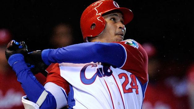 Frederich Cepeda Frederich Cepeda fichado por los Gigantes de Yomiuri