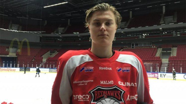 Fredrik Händemark Fredrik Hndemark infr sin debutmatch i Malm Redhawks Malm Redhawks