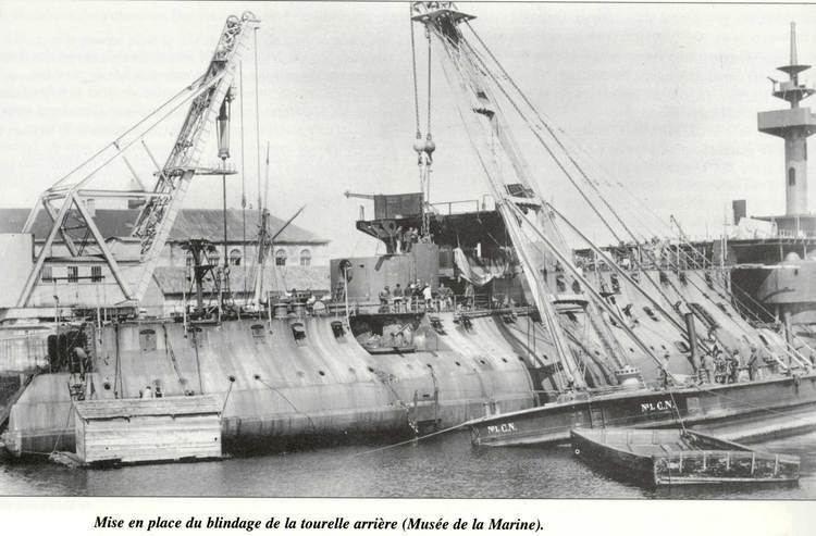 French battleship Bouvet 1800x1183Installing the armor plating on the French PreDreadnought