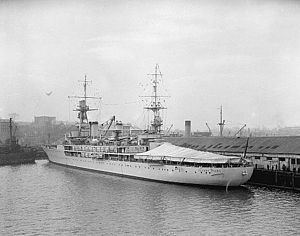 French cruiser Jeanne d'Arc (1930) httpsuploadwikimediaorgwikipediacommonsthu