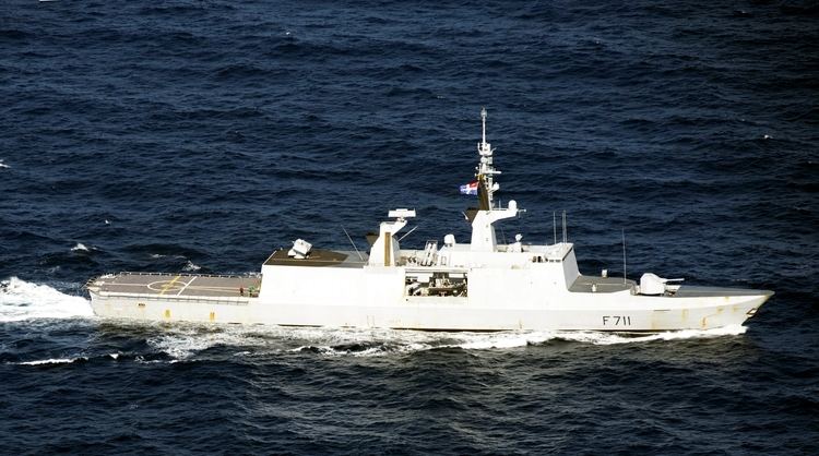 French frigate Surcouf httpsuploadwikimediaorgwikipediacommonsdd