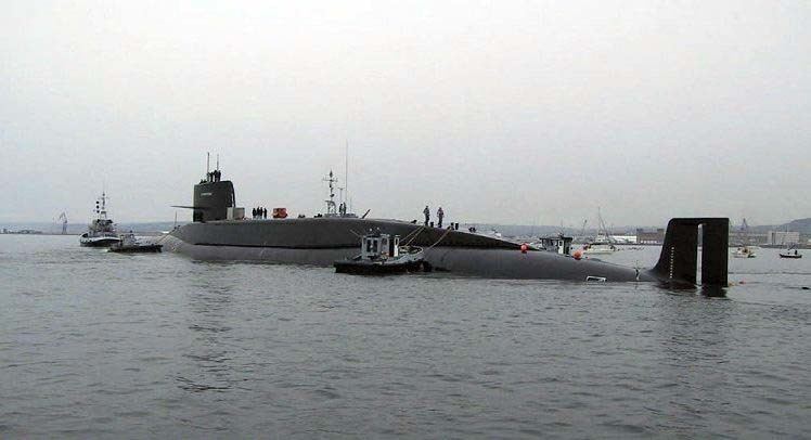 French submarine Redoutable (S611)