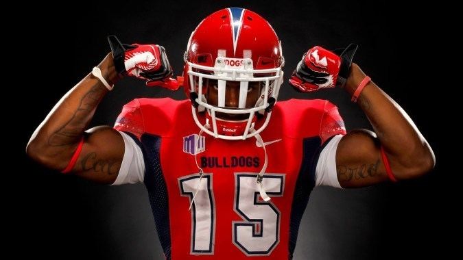 Fresno State Athletics - Before shattering records in the NFL, Davante did  the same thing in Bulldog Stadium #SuperstarU #GoDogs #PrideOfTheValley