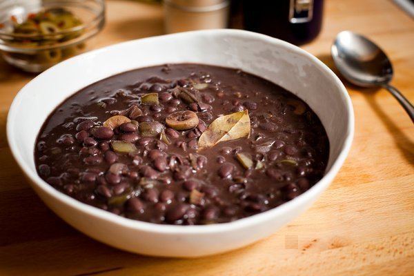 Frijoles negros httpsstatic01nytcomimages20140327dining
