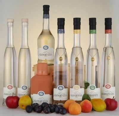 Fruit brandy 1000 images about plinka on Pinterest Dried fruit Traditional
