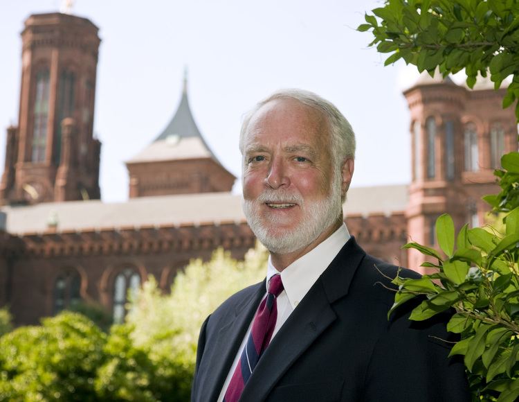 G. Wayne Clough Smithsonian Secretary Announces Plan to Retire Newsdesk